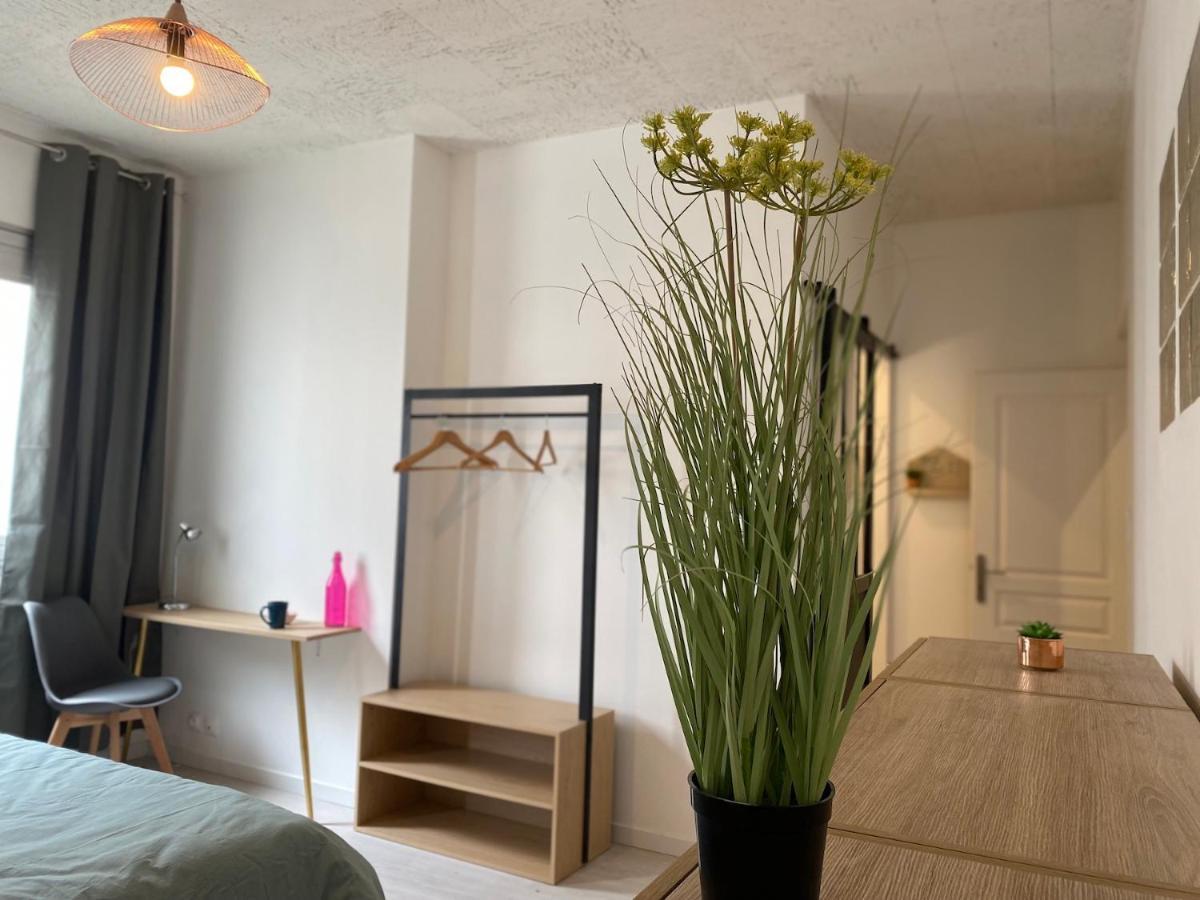 La Maison D'Angelique - Colocation Hoteliere A 150M Gare Tgv- Grande Cuisine Equipee & Salon - Fibre - Netflix Ниор Екстериор снимка