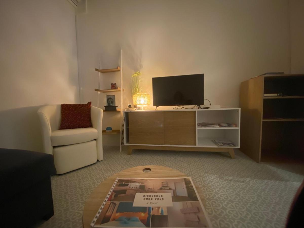 La Maison D'Angelique - Colocation Hoteliere A 150M Gare Tgv- Grande Cuisine Equipee & Salon - Fibre - Netflix Ниор Екстериор снимка